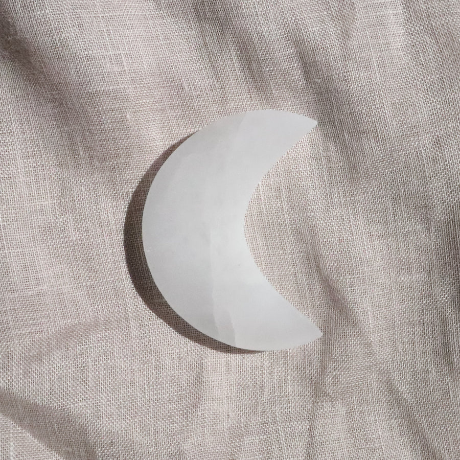 Selenite Moon Plate - 6-7cm
